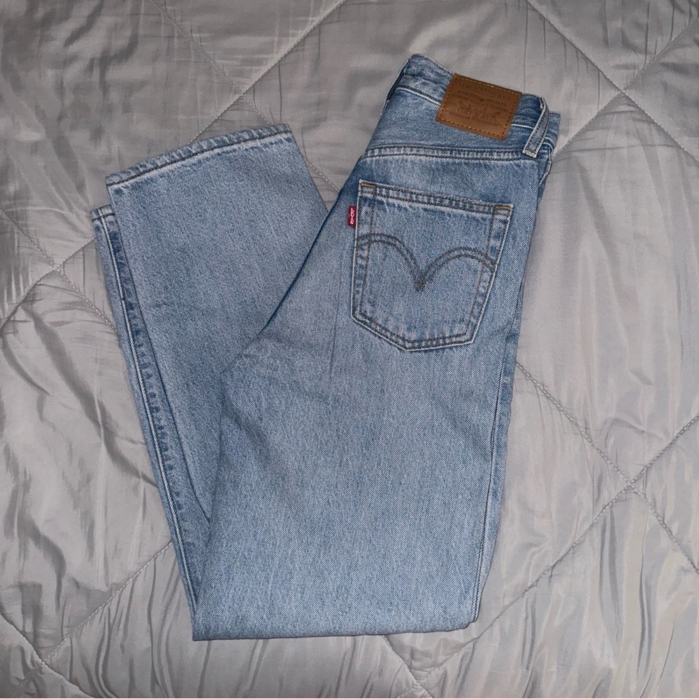 Levi’s Premium Ribcage Straight